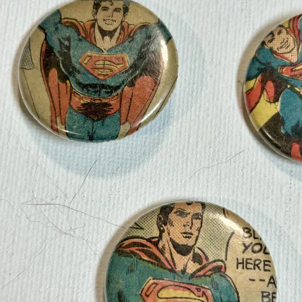 Set‎ of 5 Superman Logo & Comic Art Pinbacks - Moden Man of Steel Pins